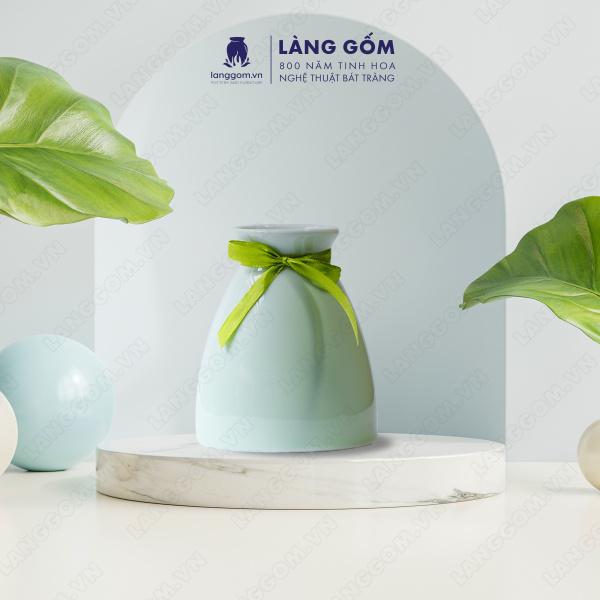 Lọ hoa Men ngọc chân váy